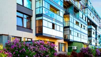Regulă pentru românii care stau la bloc. Legea stabilește amenzi de până la 1.500 de lei pentru vecinii gălăgioși