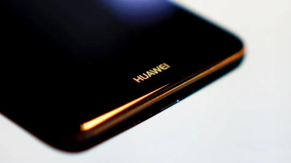 Huawei Mate 10, surprins în noi poze neoficiale arătând un design complet diferit
