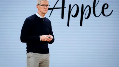 Tim Cook, șeful Apple, este acum miliardar, dar nu din liga lui Bill Gates sau Jeff Bezos