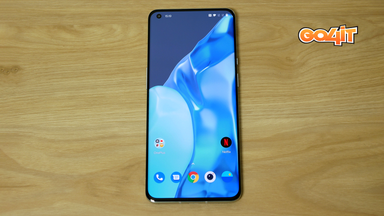 OnePlus 9 Pro front center