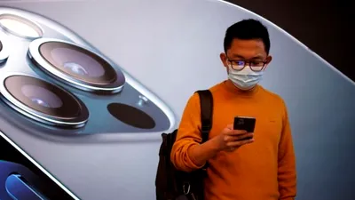 Apple va permite deblocarea cu Face ID cu masca pe față, fără Apple Watch