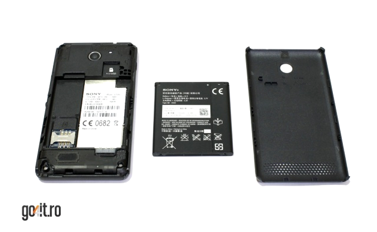 Sony Xperia E1 - ce se ascunde sub capac