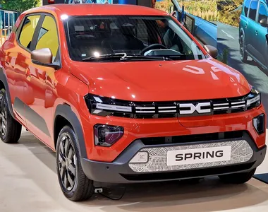 Piața auto din România a crescut în luna iunie: mașinile electrice marchează un salt spectaculos