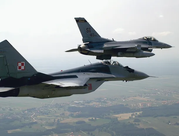 Polonia aprobă transferul în Ucraina a nouă avioane MiG-29. Gândită pentru vânătoare, aeronava a fost făcută multirol de Kiev