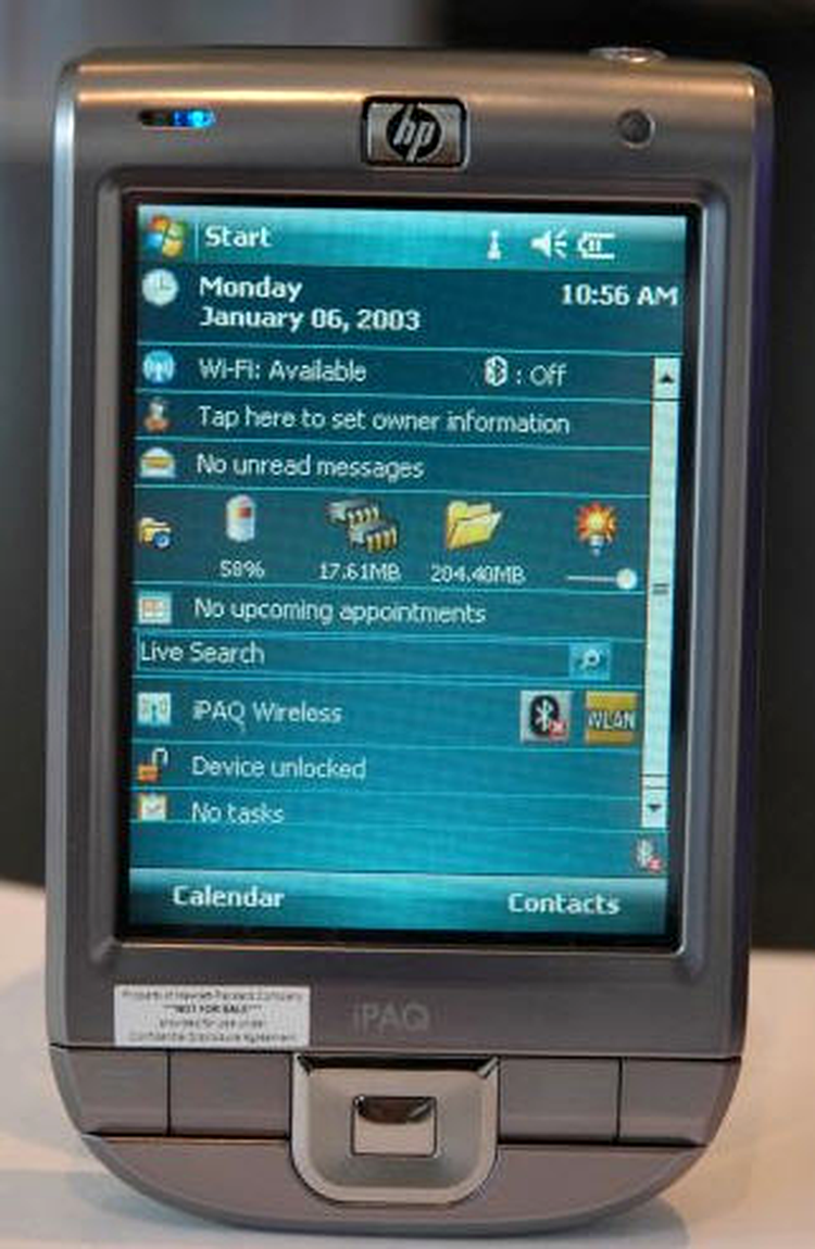 HP iPaq 214, PDA cu ecran VGA, fără funcţii de telefon, urmaşul lui hx4700