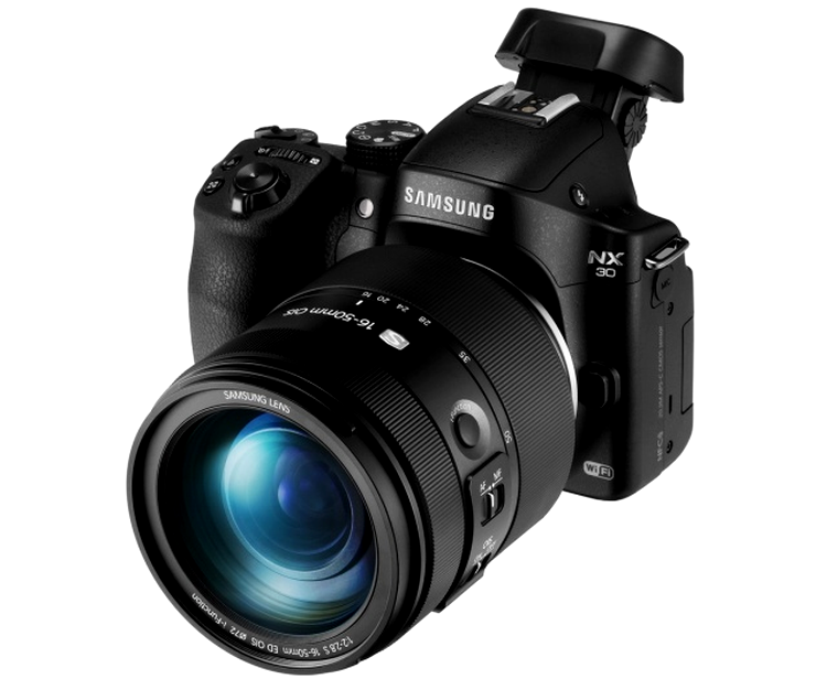 Samsung NX30 - body mai subţire, dar cu un grip mai bun