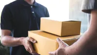 ANCOM anunță schimbări importante pentru livrarea coletelor. UE pregătește noi reguli pentru serviciile poștale