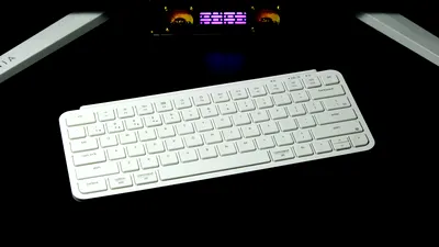 Review Keychron B1 Pro: minimalism inteligent pentru biroul (și rucsacul) modern