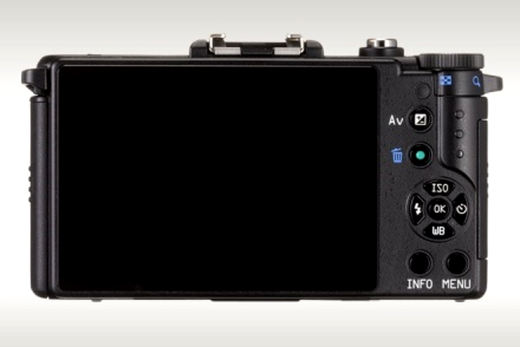 Pentax Q - ecranul şi butoanele