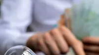 Vouchere la energie electrică în 2025. Cine va putea depune cererea și care sunt condițiile