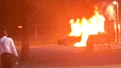 O maşină Model S a luat foc în timpul încărcării la o staţie Tesla. Pompierii au găsit o metodă eficientă pentru stingerea incendiului