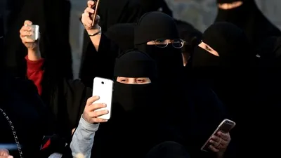 Femeile din Arabia Saudită vor primi SMS atunci când soţul lor divorţează de ele
