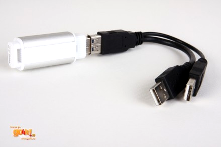 Cablul adaptor pentru conectarea la portul USB 2.0