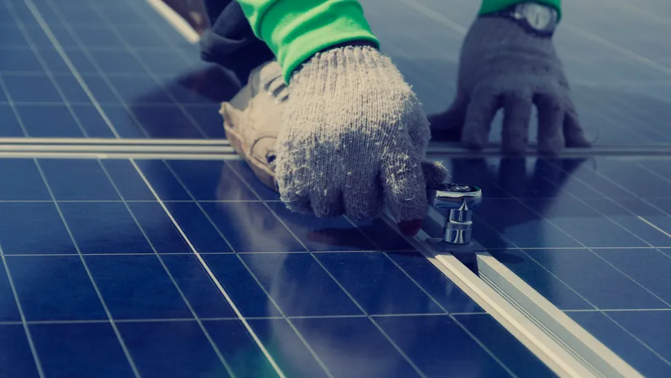 Energie verde: 3 sisteme solare atractive, disponibile cu preț redus la Dedeman