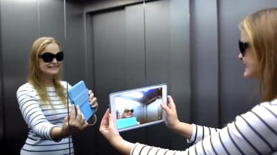 O femeie a făcut plângere la prefectură pentru că nu mai poate face selfie-uri în lift