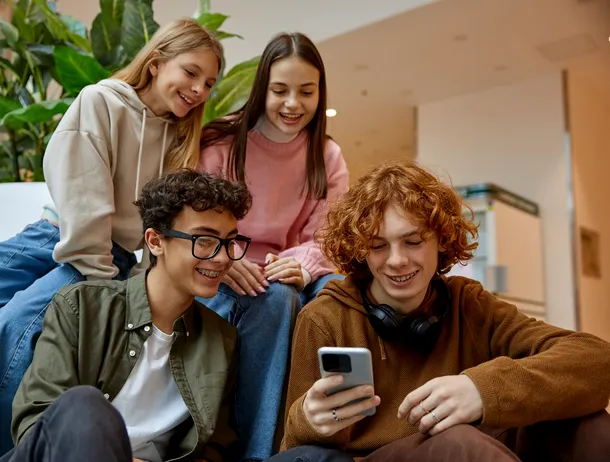 Australia înăsprește legislația ce interzice accesul copiilor la rețelele de socializare