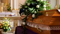 Ajutoarele de deces și de înmormântare. Mulți români nu știu să folosească cele două forme de sprijin financiar de la stat