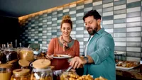 Ce să NU mănânci niciodată la all inclusive! Riscurile la care te expui, conform nutriționiștilor