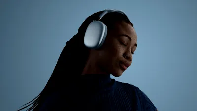 Apple a lansat căștile AirPods Max 2: Ce noutăți aduc și cât costă