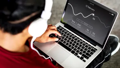 Raport ANCOM 2025: Viteza medie la internet fix a atins 482 Mbps, iar pe mobil a crescut cu până la 47%