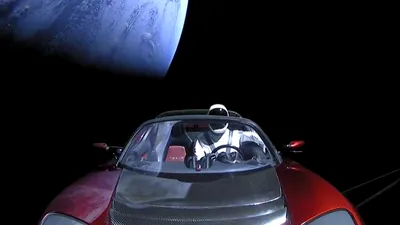 Iată ce se va întâmpla cu maşina Tesla Roadster trimisă de Elon Musk în spaţiu