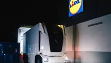 Premieră pe șosele: Lidl și Einride lansează primul camion autonom fără cabină din Germania