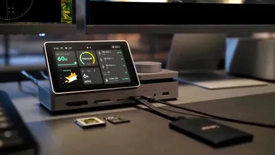 Pexar lansează un dock Thunderbolt 5 cu 22 de porturi și ecran tactil de 5 inci