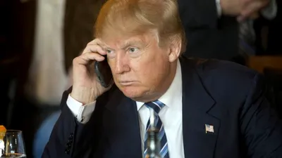 Donald Trump foloseşte un iPhone, dar are acces pe telefon la o singură aplicaţie