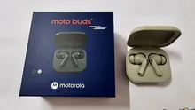 Moto Buds+ Review: căști in-ear cu dotări de top, dar nu pentru toată lumea