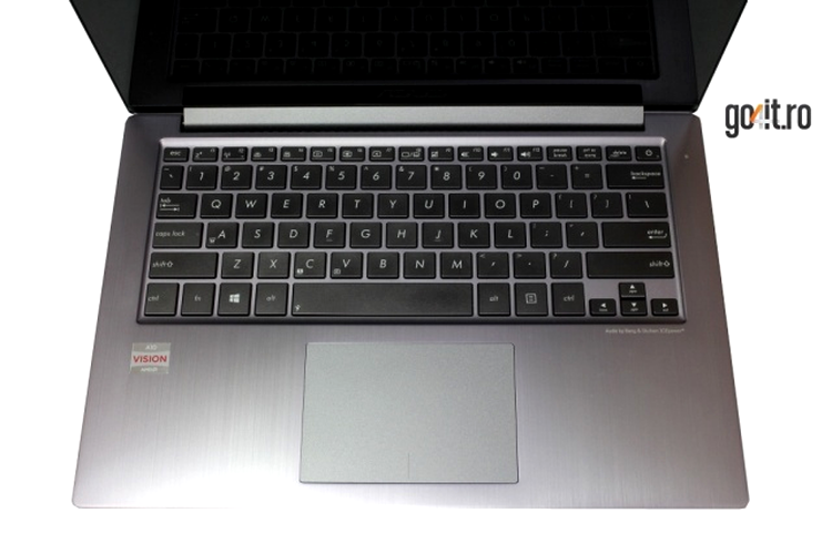 Asus U38N - tastatura şi touchpad-ul mare