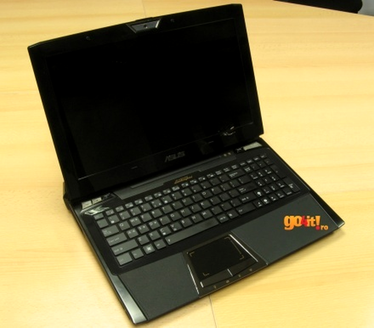 Asus VX7 Lamborghini vine cu materiale exclusiviste