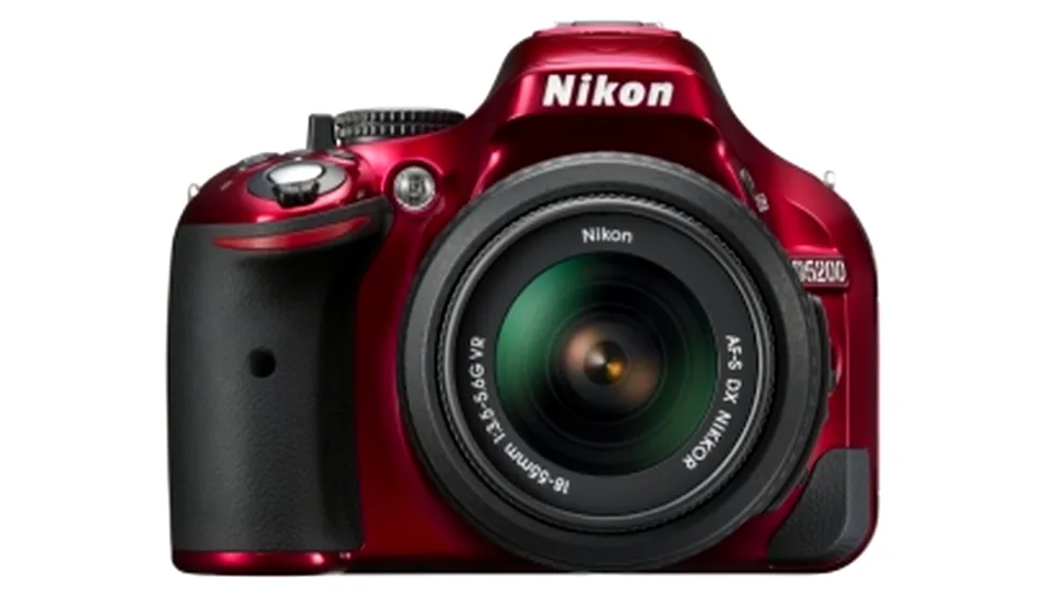 Nikon D5200 - senzor de la fratele mai mic şi focalizare de la fratele mai mare