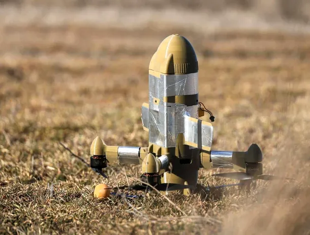 De ce sunt dronele de interceptare folosite de Ucraina acoperite cu bandă adezivă și folie?
