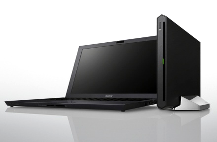 Noul Sony VAIO Z cu Power Media Dock ataşat