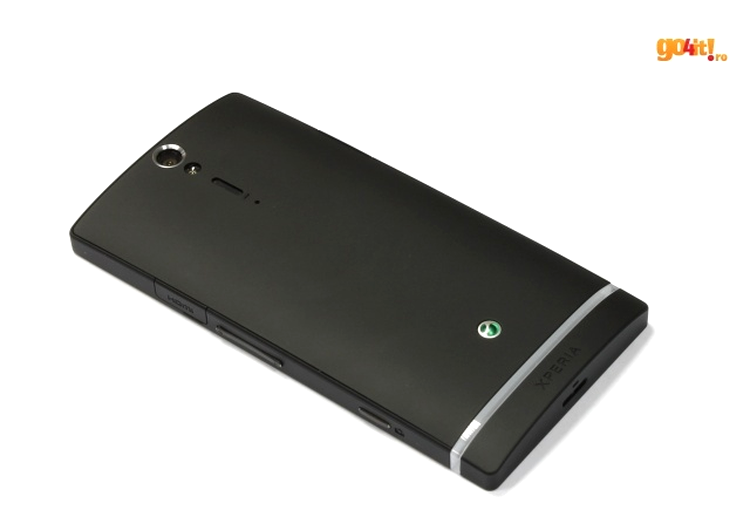 Sony Xperia S - carcasă din plastic, solidă
