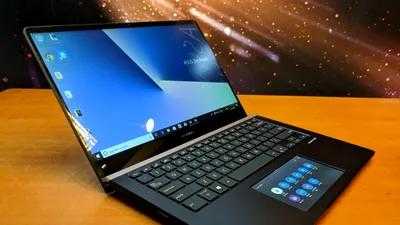 ASUS prezintă un nou model ZenBook Pro, echipat cu un al doilea ecran tactil instalat în locul touchpad-ului