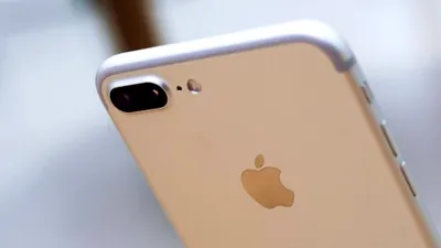 Apple ar putea lansa un nou iPhone entry-level cu ecran de 5.5”