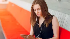 România, penultima din UE la competențe digitale în rândul tinerilor: Ce arată datele Eurostat