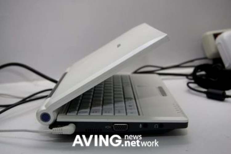 Mai mic decât Asus Eee PC