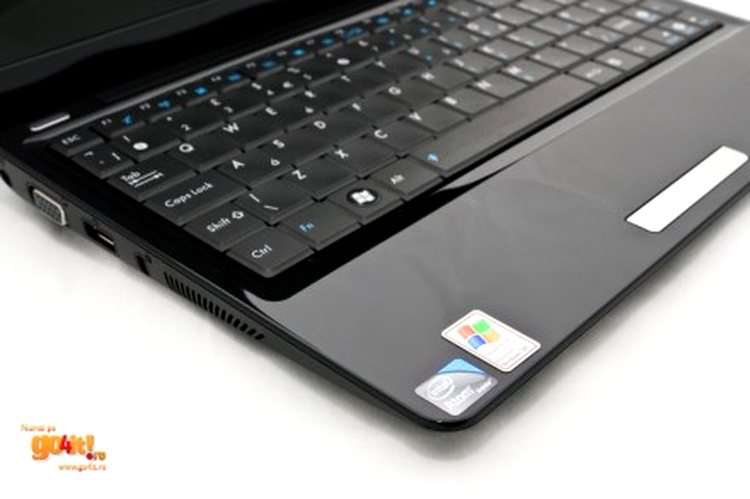 Eee PC 1101HA este livrat cu Windows XP