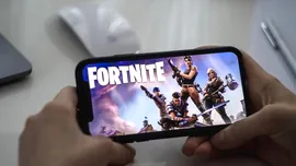 VIDEO: Gamer pasionat, la 78 de ani. O pensionară din Scoția a stabilit un record mondial