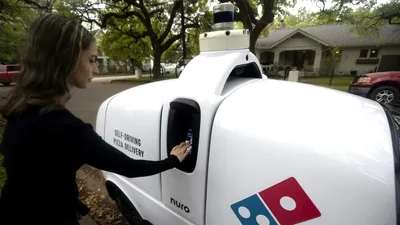 Domino's Pizza deja începe să facă livrări cu mașini autonome în SUA