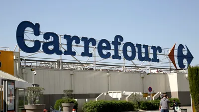 Produsele noi introduse în oferta Carrefour: televizor smart LG deosebit și consolă PS5