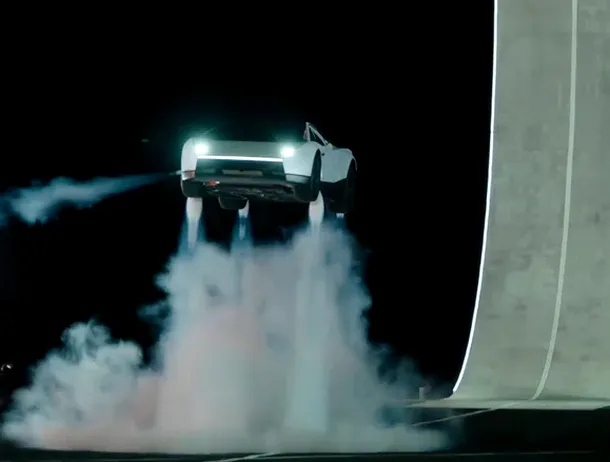 VIDEO: Noul Tesla Roadster sfidează gravitația, dar producția este amânată până în 2028