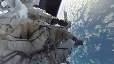 Primul clip la 360° obţinut din afara Staţiei Spaţiale Internaţionale, filmat de cosmonauţi ruşi