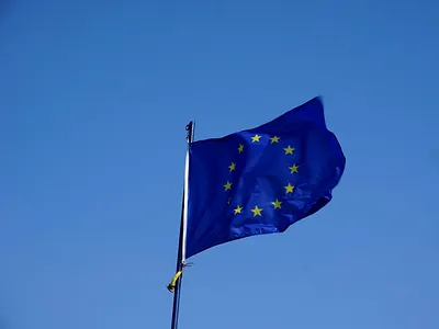 Parlamentul European susține vârstă minimă de 16 ani pentru accesarea rețelelor de socializare