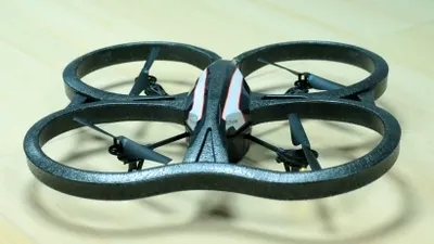 (P) Parrot AR.Drone 2.0 - spionul zburător, cu filmare 720p