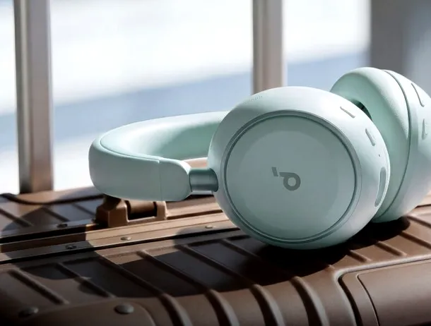 Foto | Lansările Anker de la MWC 2026: Stații de încărcare wireless, căști și aspiratoare robot