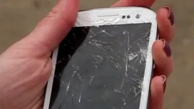 Ce se întâmplă cu un Galaxy S3 scăpat pe jos