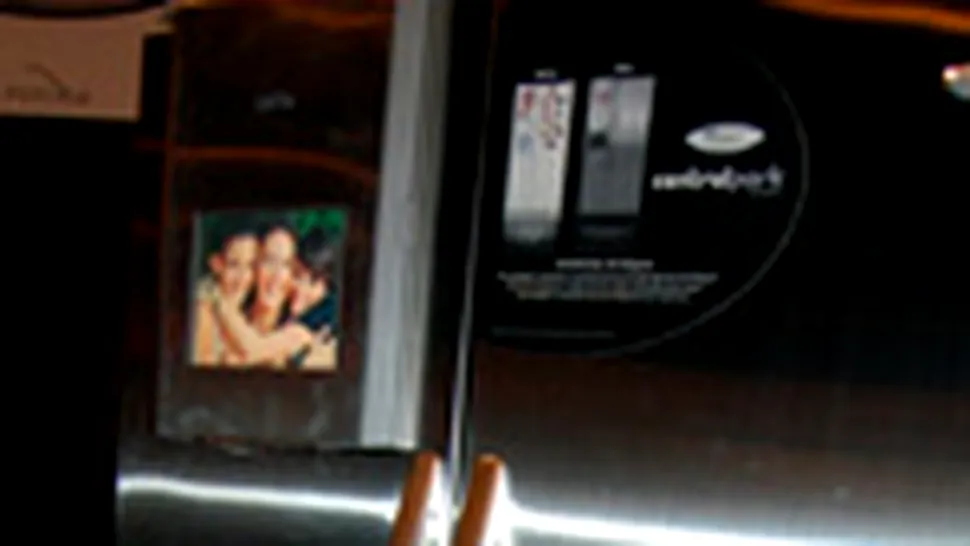 Whirlpool prezintă frigiderul cu ramă foto digitală